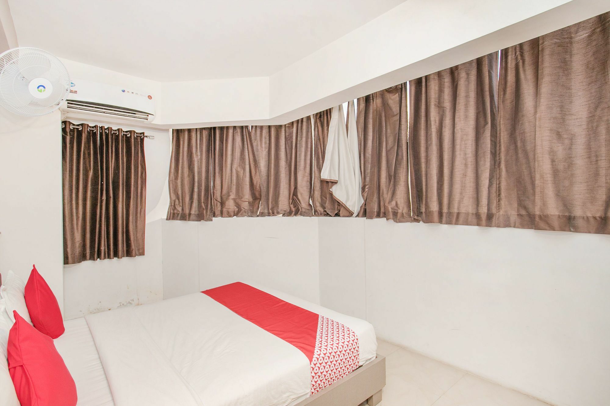 Oyo 4290 Silicon Suits Bangalore Dış mekan fotoğraf