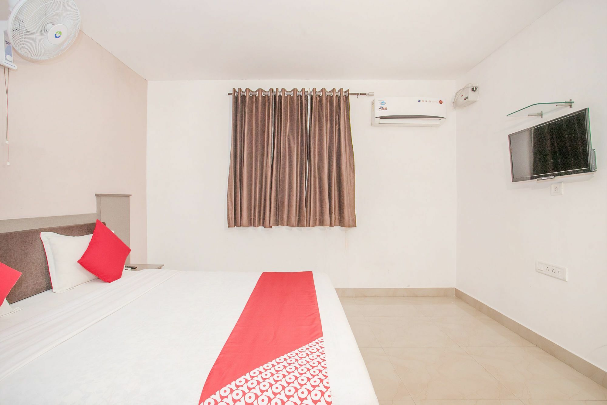 Oyo 4290 Silicon Suits Bangalore Dış mekan fotoğraf